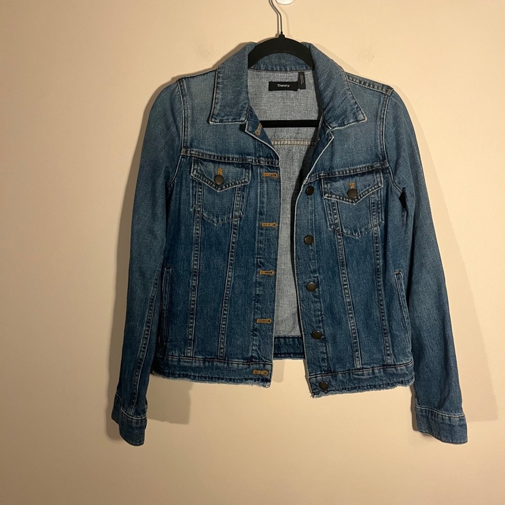 Theory Denim Trucker Jacket Medium Wash Fitted Frayed Hem Size 2